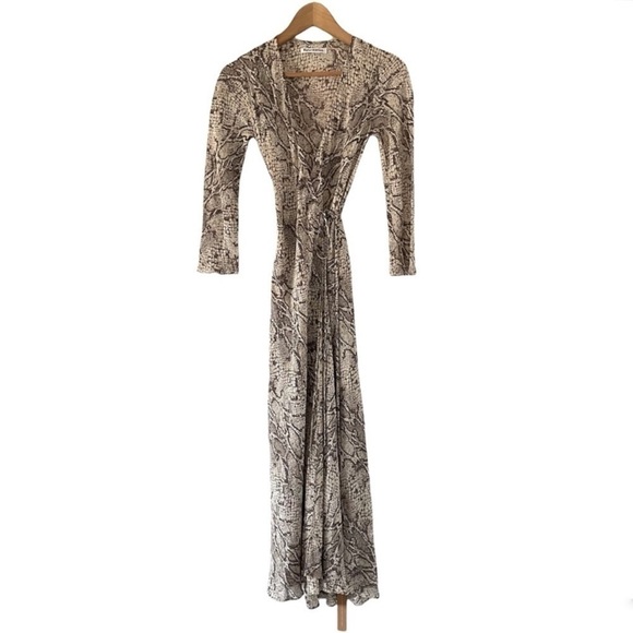 Reformation Jaz Wrap Midi Dress In Python - Picture 2 of 9